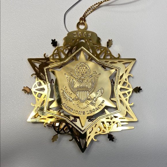 2006 White House Historical Assn Presidential Seal Ornament with Air Force One - Picture 2 of 7